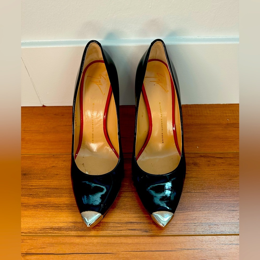 Giuseppe Zanotti pumps- size 39.5 women’s - black patent leather - authentic
